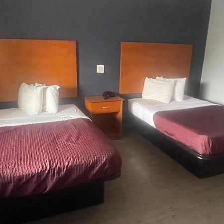 Americas Best Value Inn-Savannah Bagian luar foto