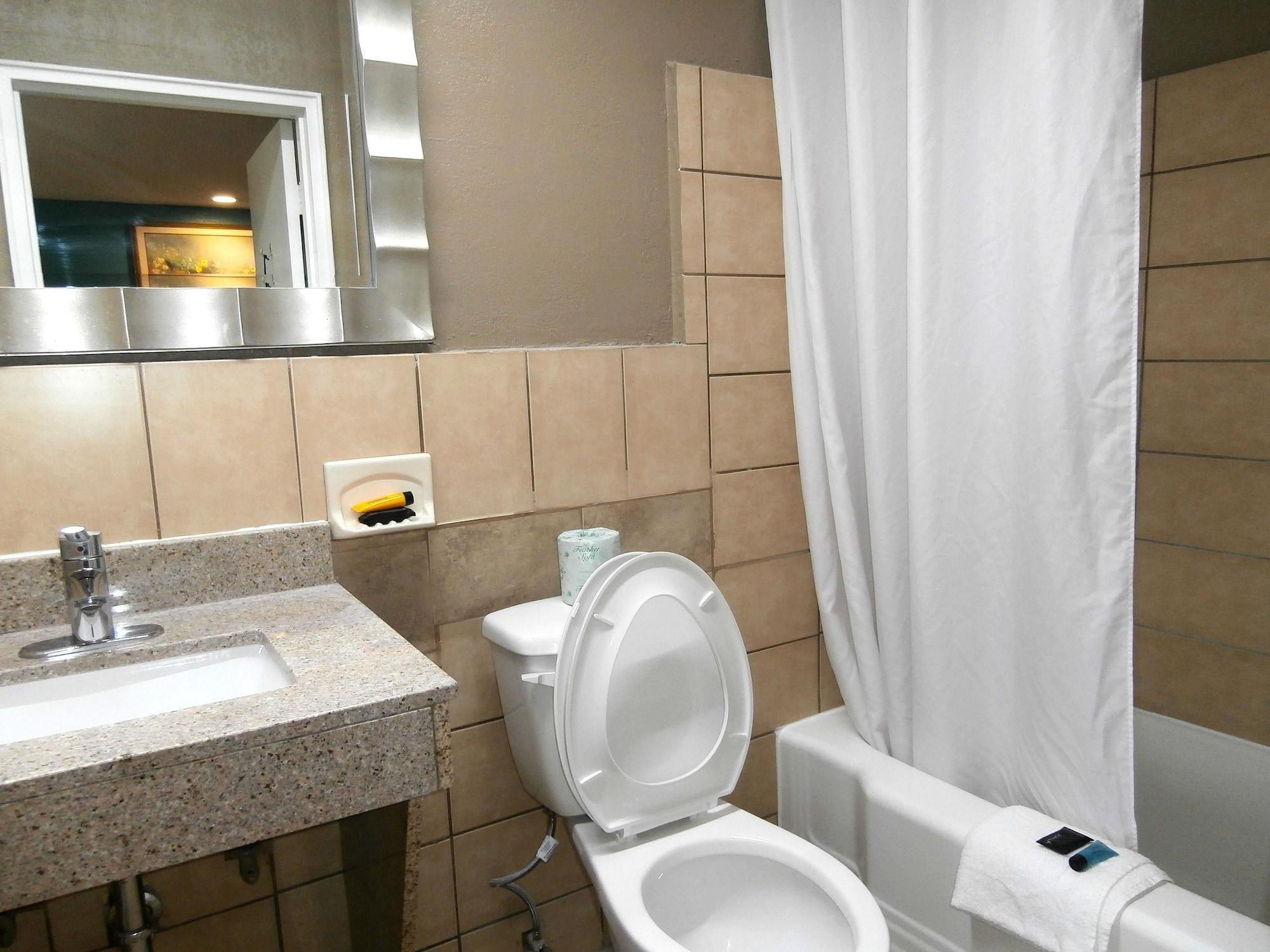 Americas Best Value Inn-Savannah Bagian luar foto