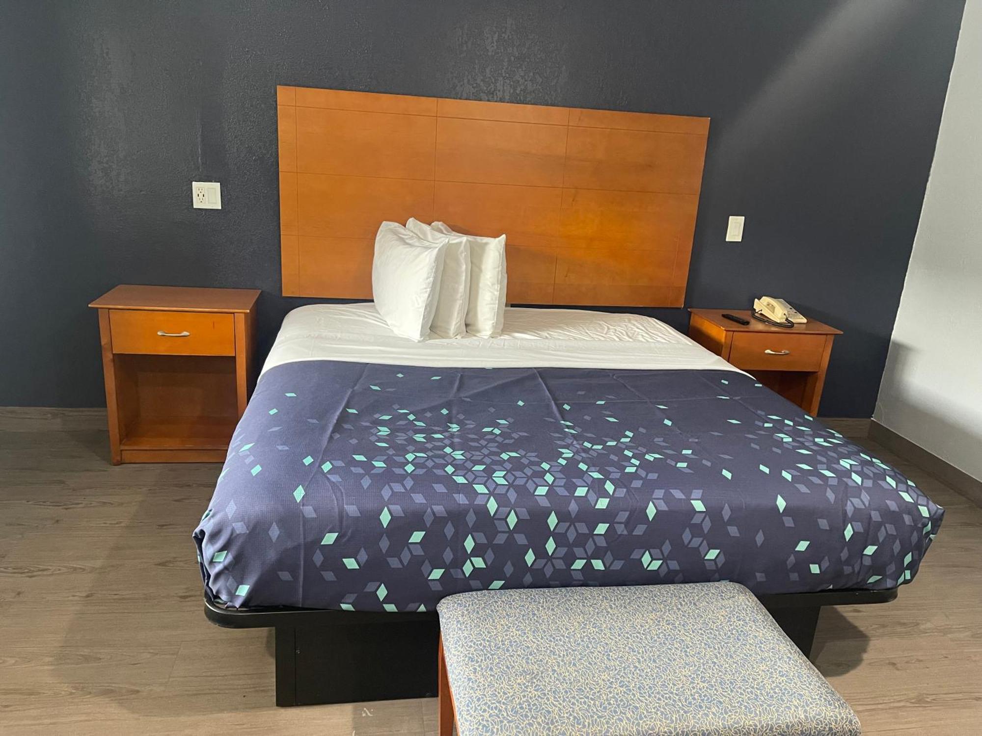 Americas Best Value Inn-Savannah Bagian luar foto