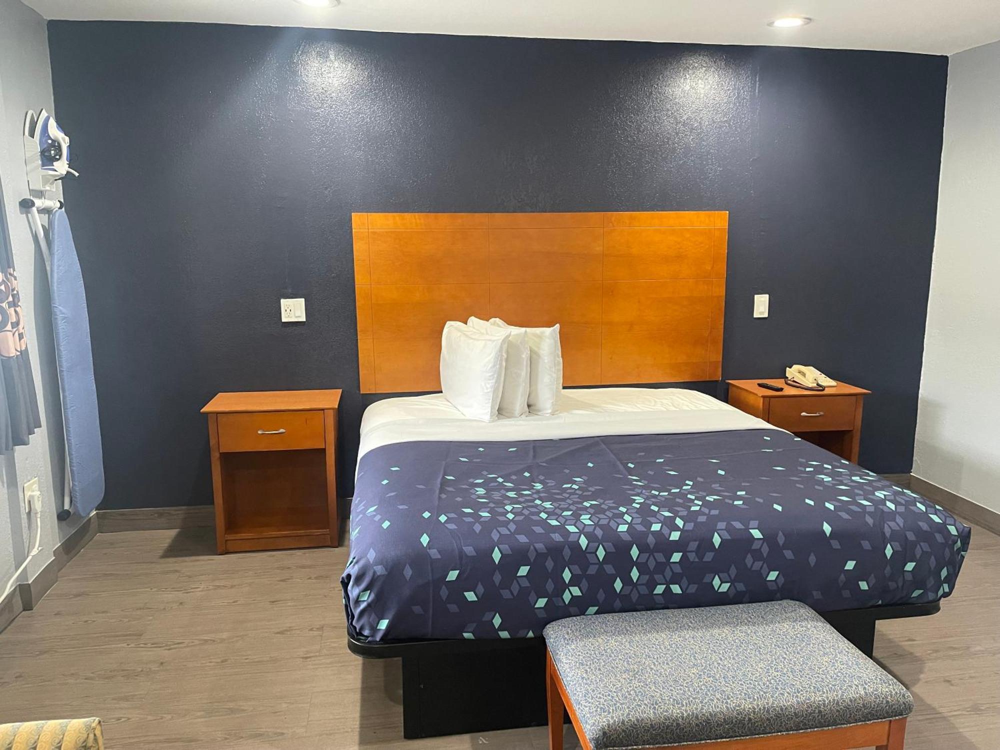 Americas Best Value Inn-Savannah Bagian luar foto