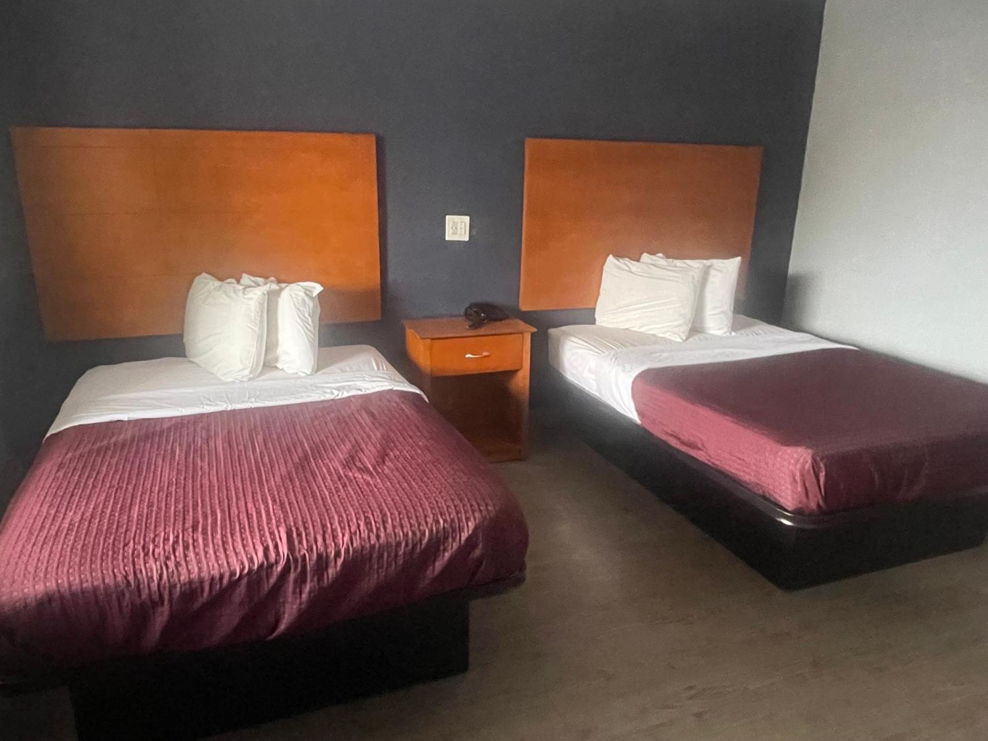 Americas Best Value Inn-Savannah Bagian luar foto