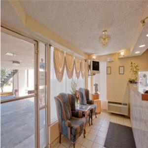 Americas Best Value Inn-Savannah Bagian luar foto